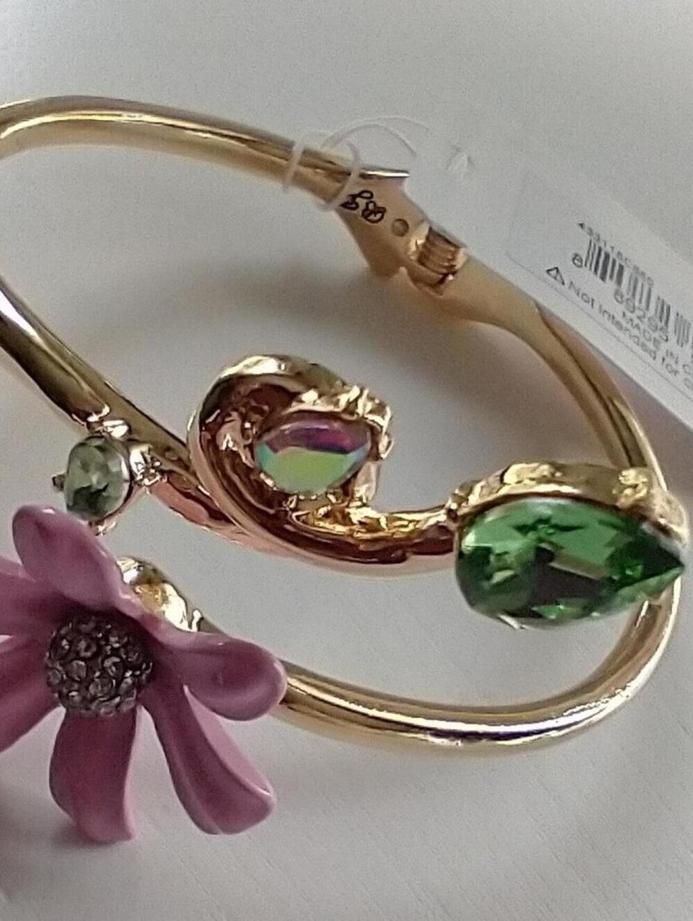 Betsey Johnson FLOWER POWER Pink Goldtone Hinged Bracelet Crystal Rhinestone NWT - Picture 1 of 3